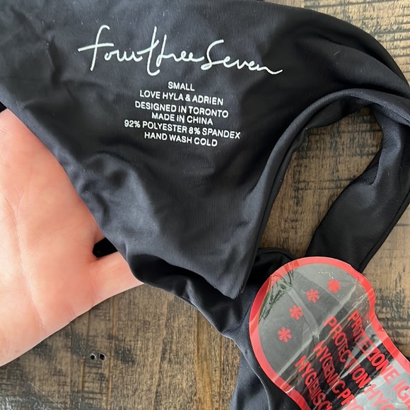 437 swimsuit - Picture 8 of 8